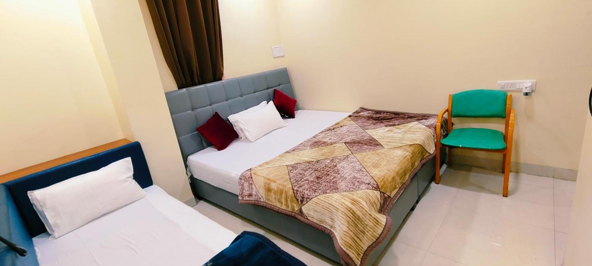 Shri Shiv Ganga Bhakt Niwas Hotel Ujjain Bagian luar foto