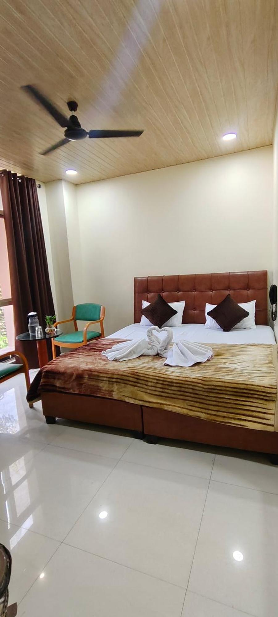 Shri Shiv Ganga Bhakt Niwas Hotel Ujjain Bagian luar foto