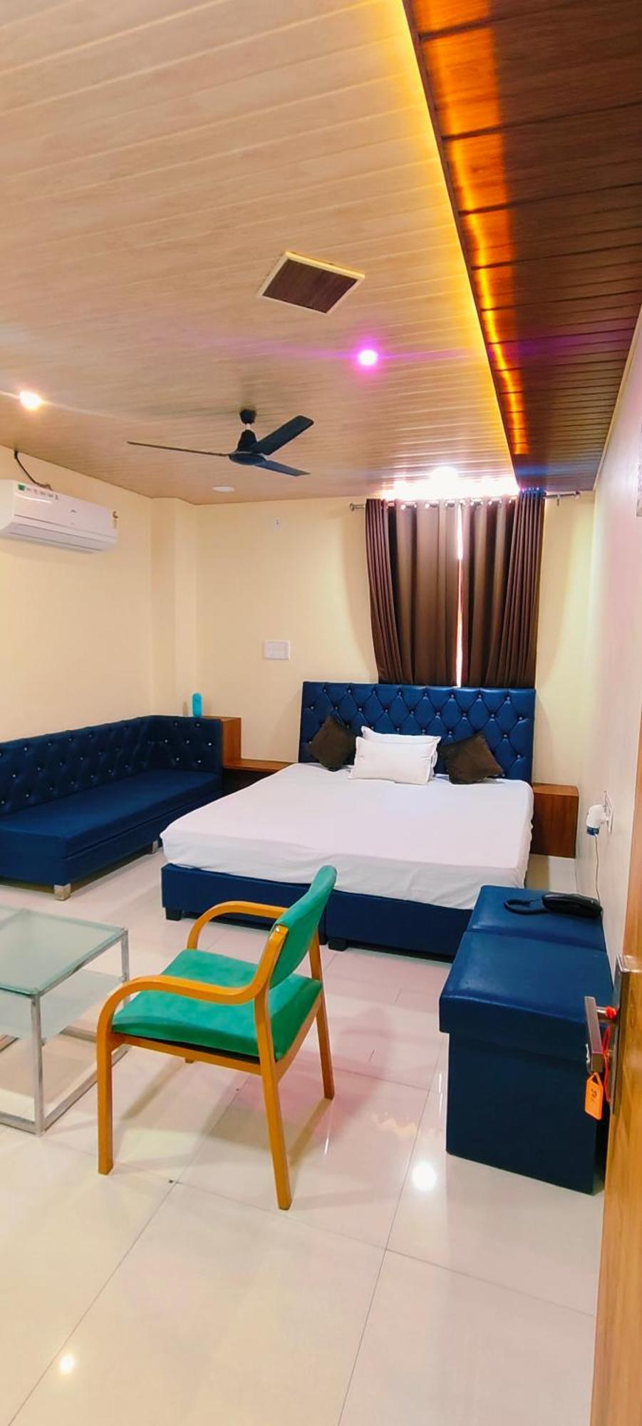 Shri Shiv Ganga Bhakt Niwas Hotel Ujjain Bagian luar foto