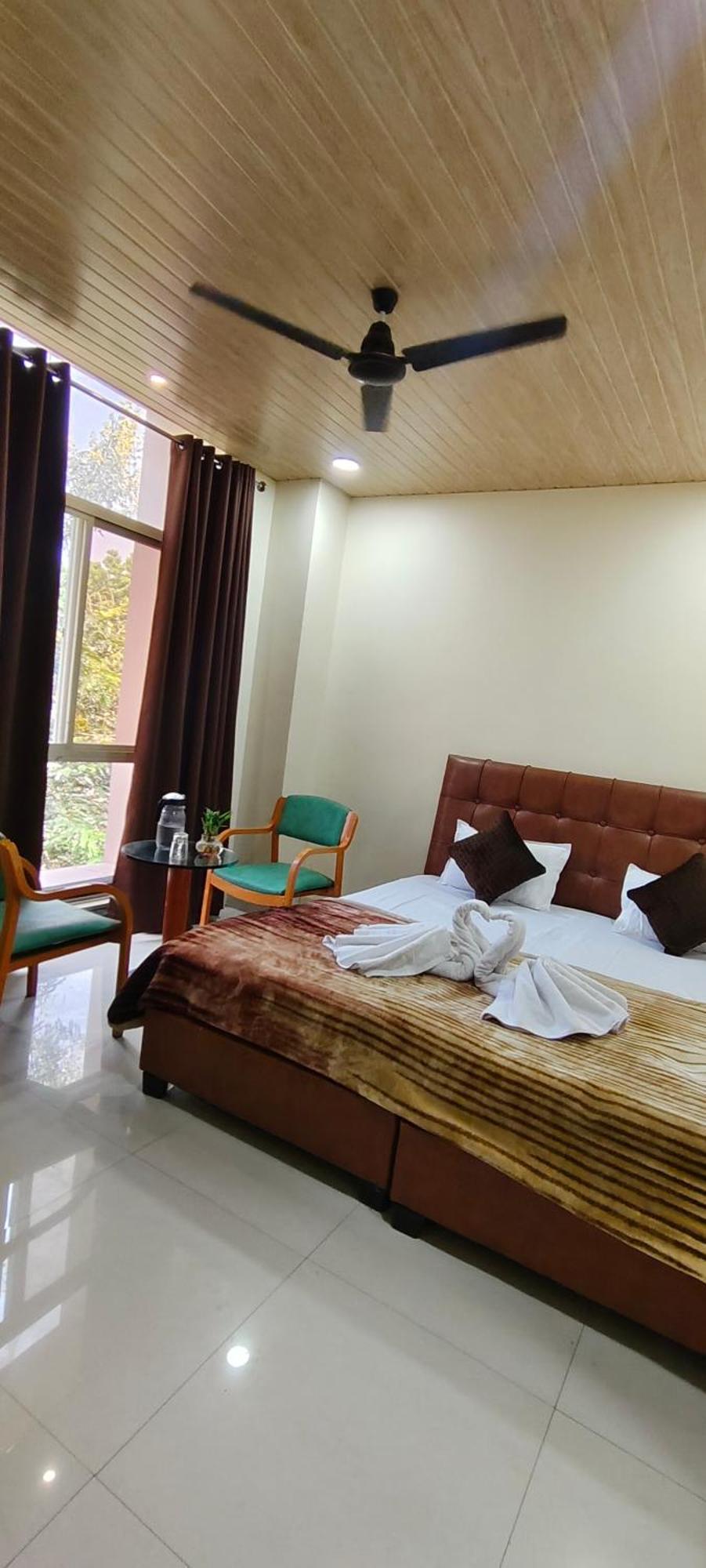 Shri Shiv Ganga Bhakt Niwas Hotel Ujjain Bagian luar foto