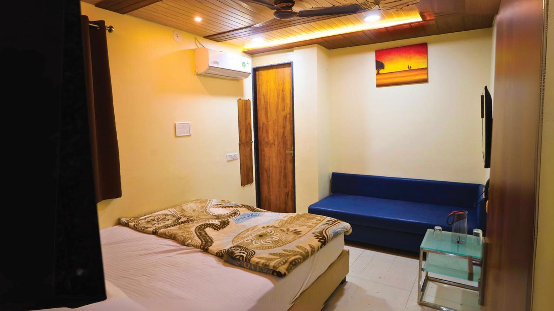 Shri Shiv Ganga Bhakt Niwas Hotel Ujjain Bagian luar foto