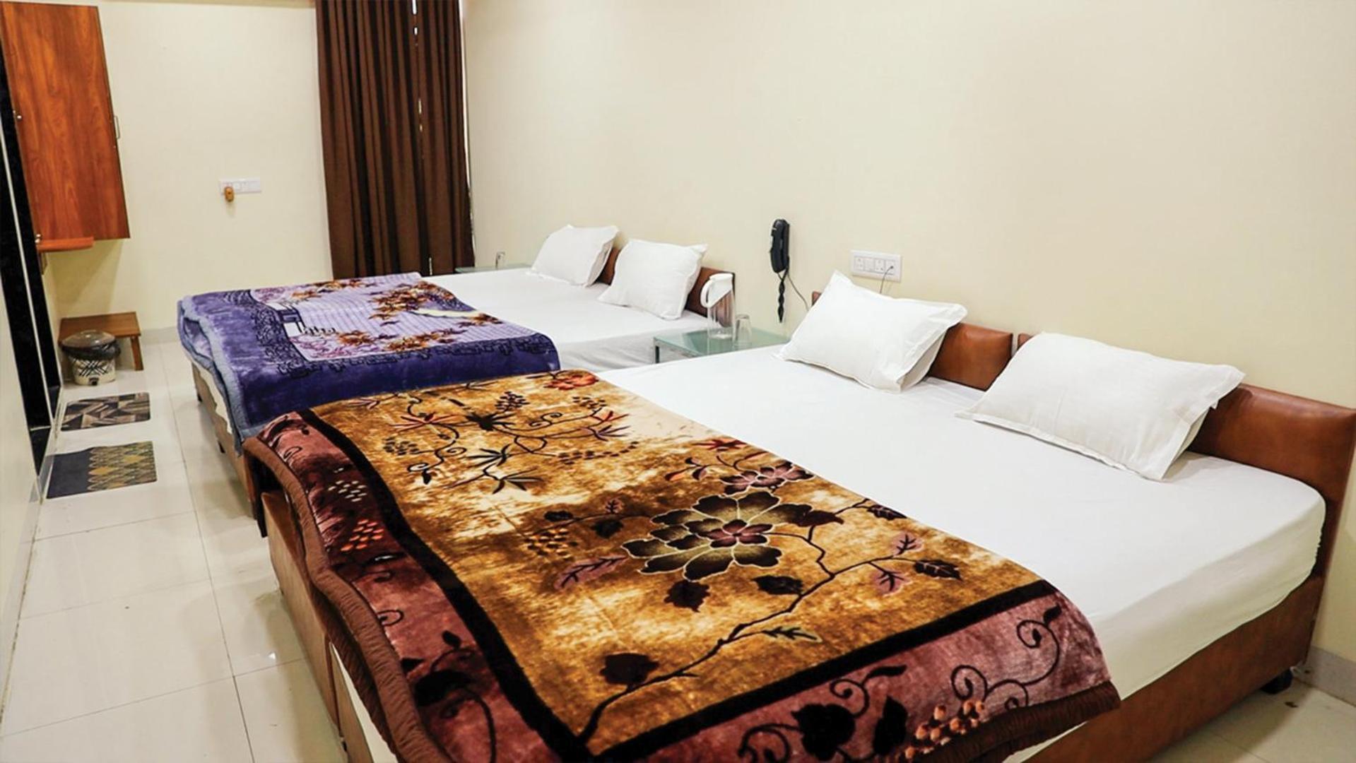 Shri Shiv Ganga Bhakt Niwas Hotel Ujjain Bagian luar foto