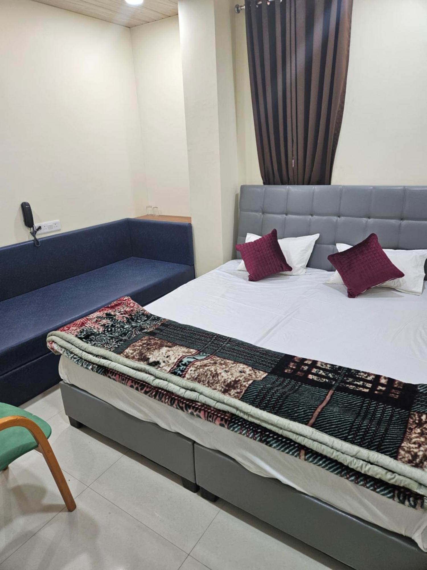 Shri Shiv Ganga Bhakt Niwas Hotel Ujjain Bagian luar foto