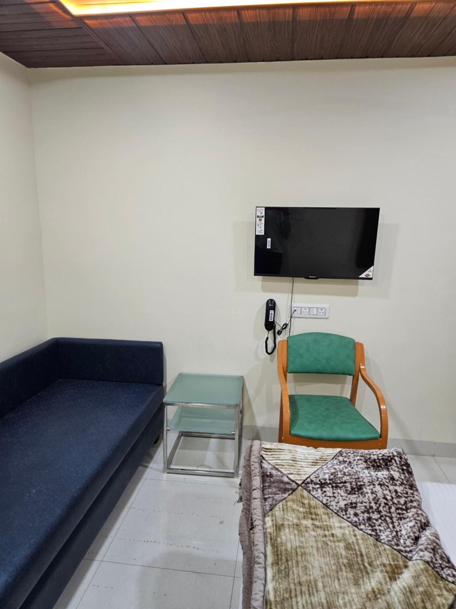 Shri Shiv Ganga Bhakt Niwas Hotel Ujjain Bagian luar foto