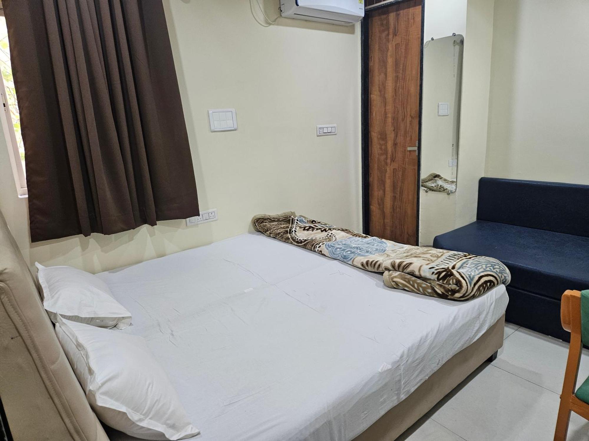 Shri Shiv Ganga Bhakt Niwas Hotel Ujjain Bagian luar foto