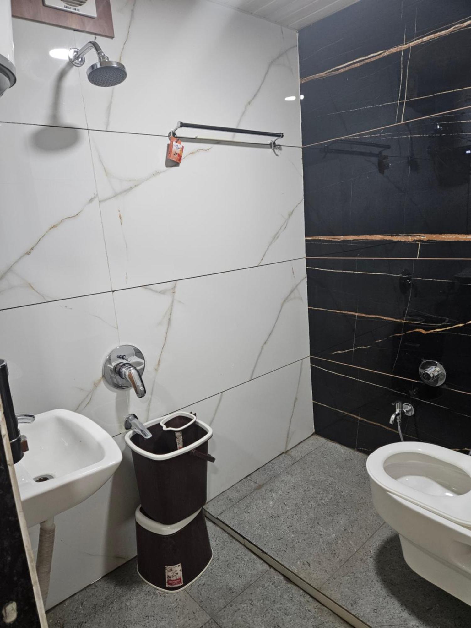 Shri Shiv Ganga Bhakt Niwas Hotel Ujjain Bagian luar foto