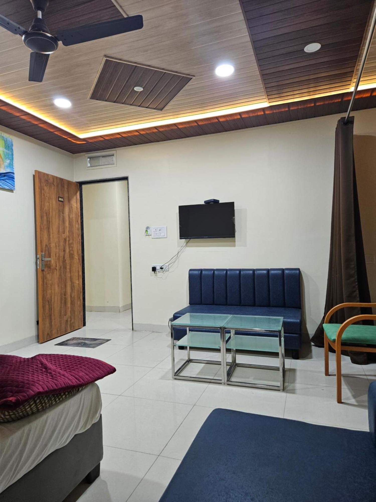 Shri Shiv Ganga Bhakt Niwas Hotel Ujjain Bagian luar foto