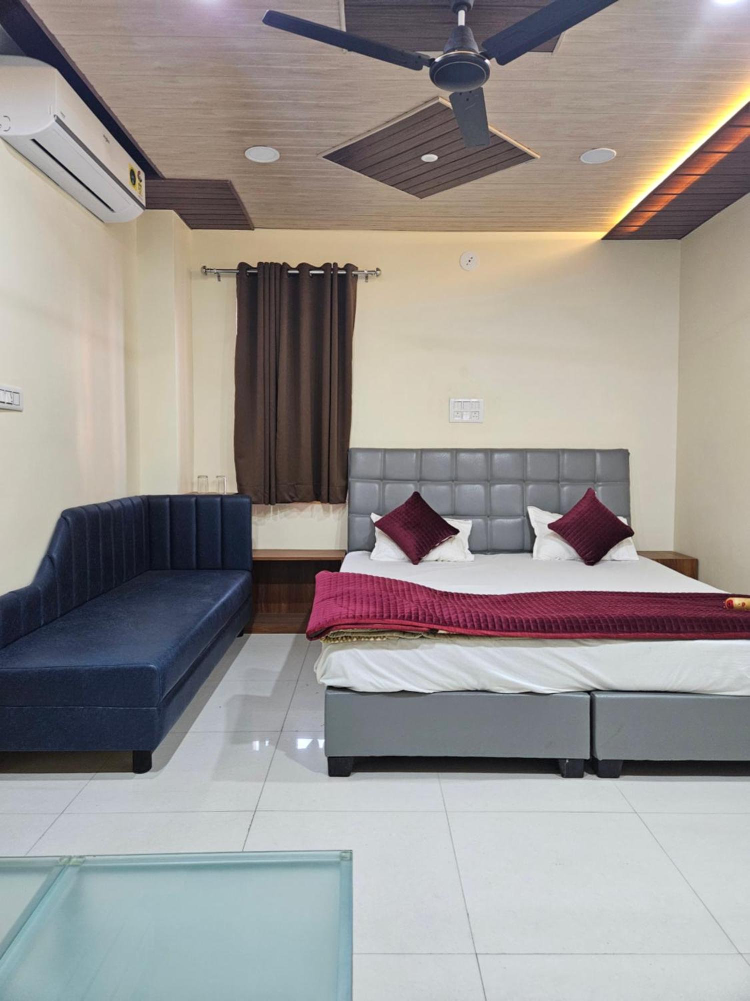 Shri Shiv Ganga Bhakt Niwas Hotel Ujjain Bagian luar foto