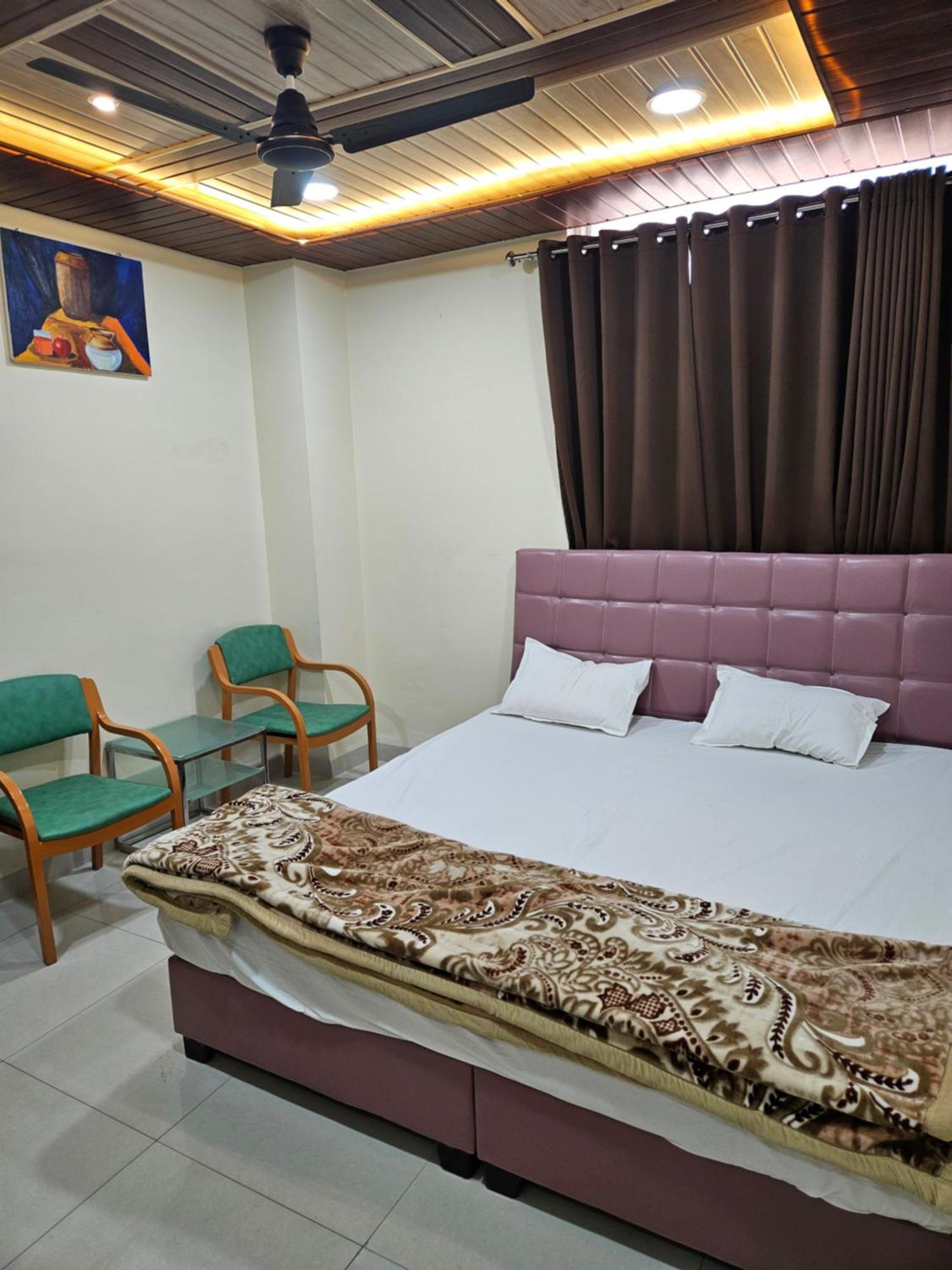 Shri Shiv Ganga Bhakt Niwas Hotel Ujjain Bagian luar foto