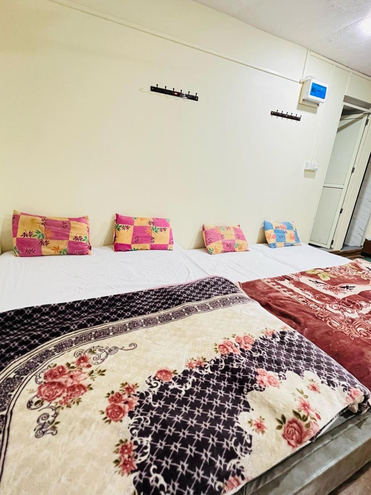 Shri Shiv Ganga Bhakt Niwas Hotel Ujjain Bagian luar foto