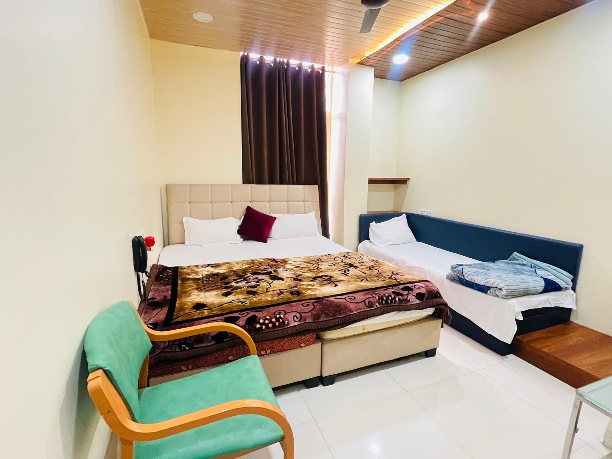 Shri Shiv Ganga Bhakt Niwas Hotel Ujjain Bagian luar foto