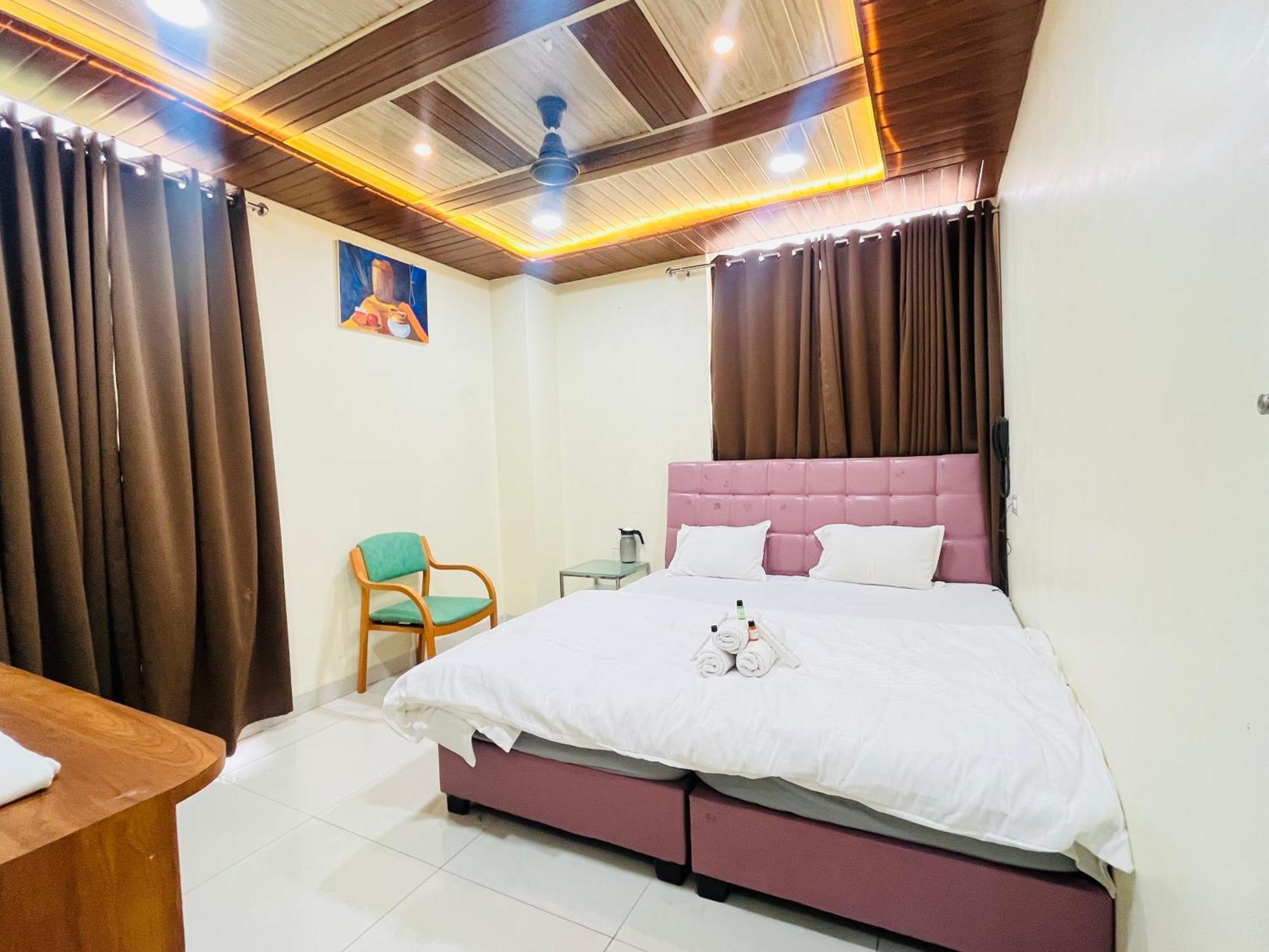 Shri Shiv Ganga Bhakt Niwas Hotel Ujjain Bagian luar foto